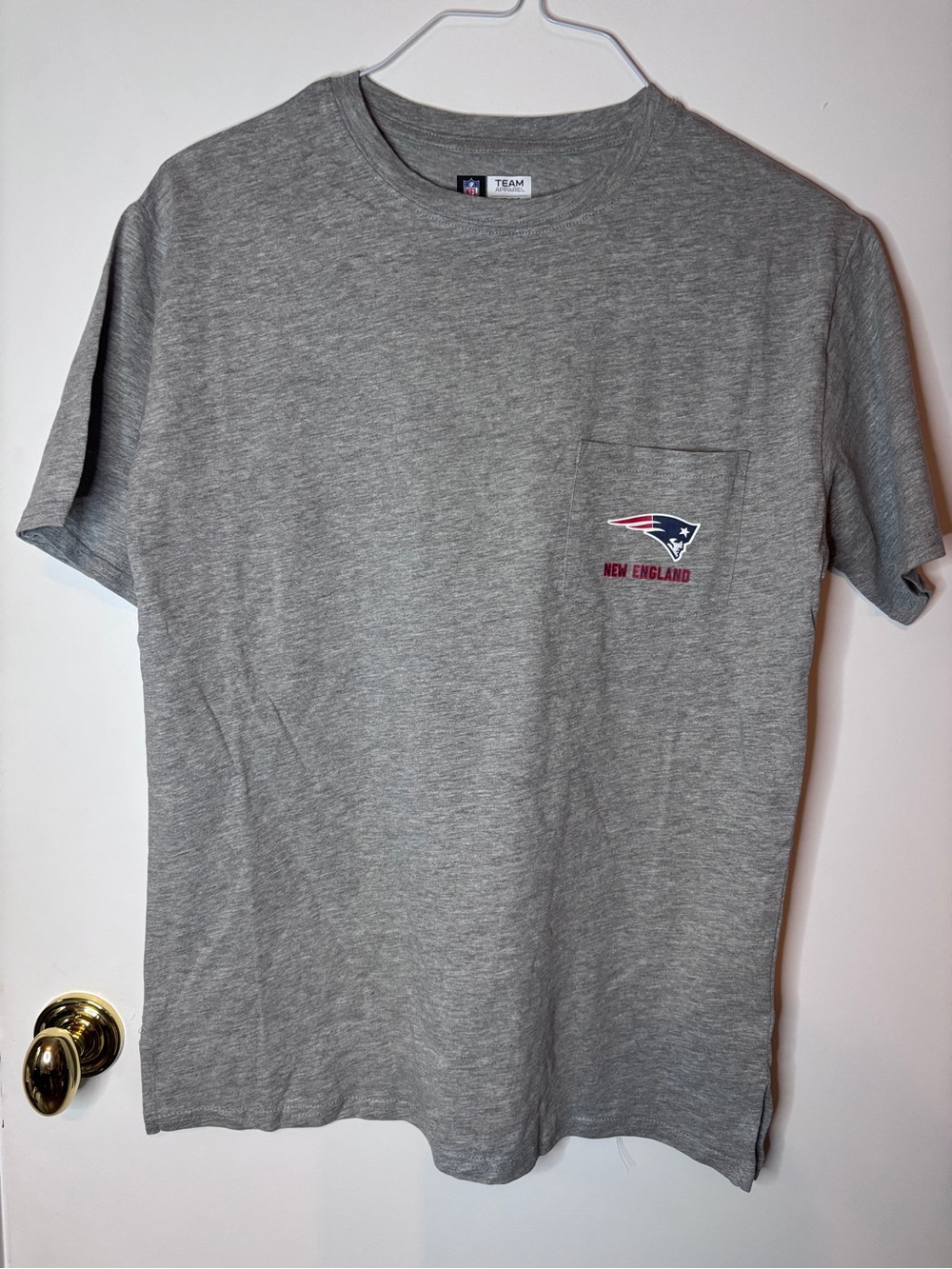 New England Patriots Womens Shirt Size Medium NFL Team Apparel Crew Neck
